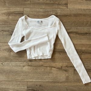 Hollister cropped sweater, XS in White